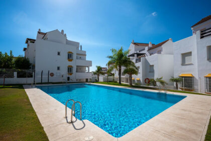 695ca61117f187425790d67d1f0c2196 - 25