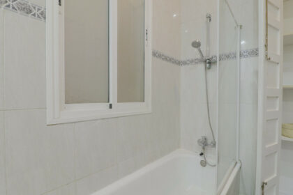 6a52c7e4a4f9ddd63e5be9827ac713ec - 12