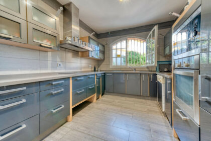 6b6e0be125974fb976c1249782db9f4b - 13