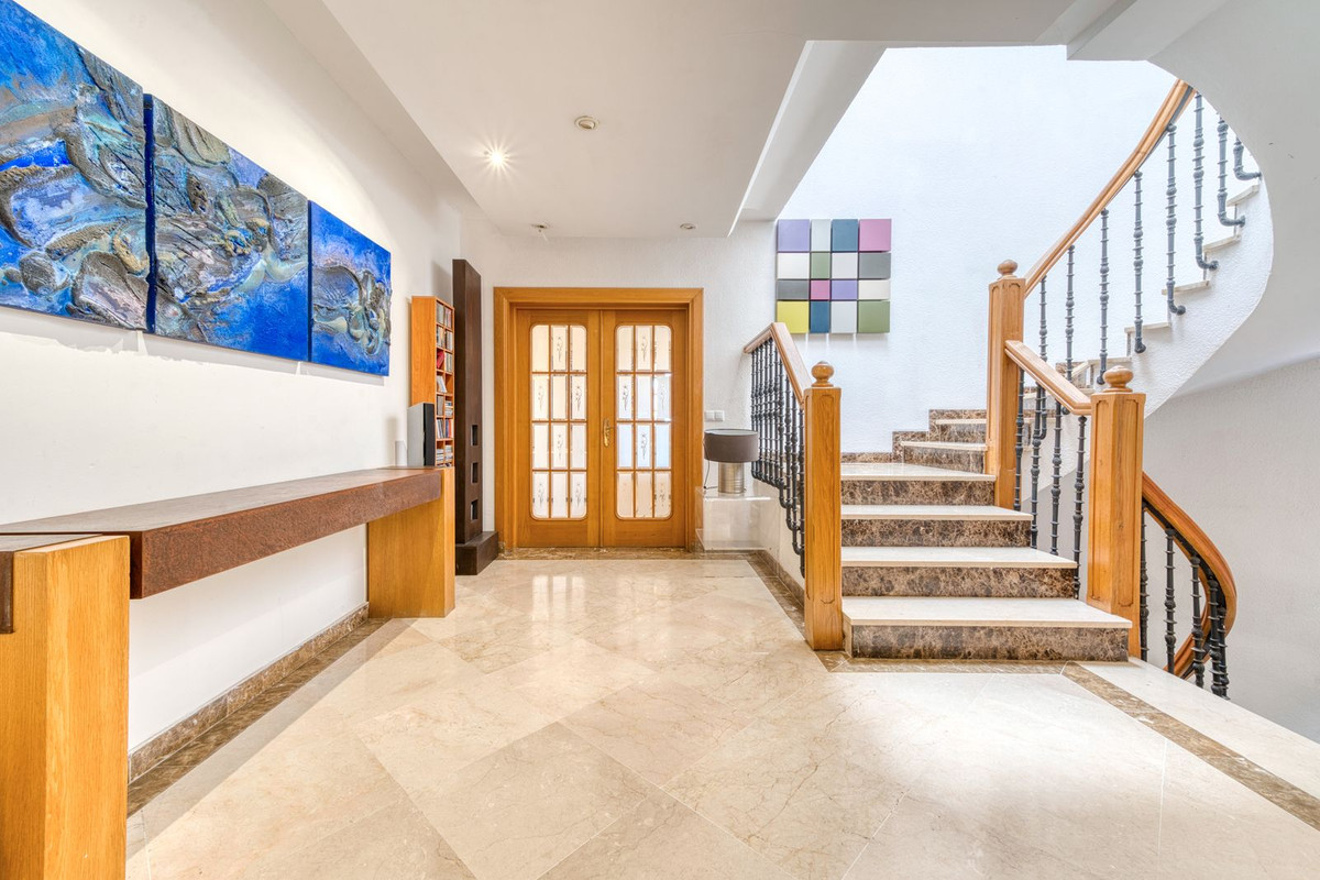 6b6e0be125974fb976c1249782db9f4b - 19