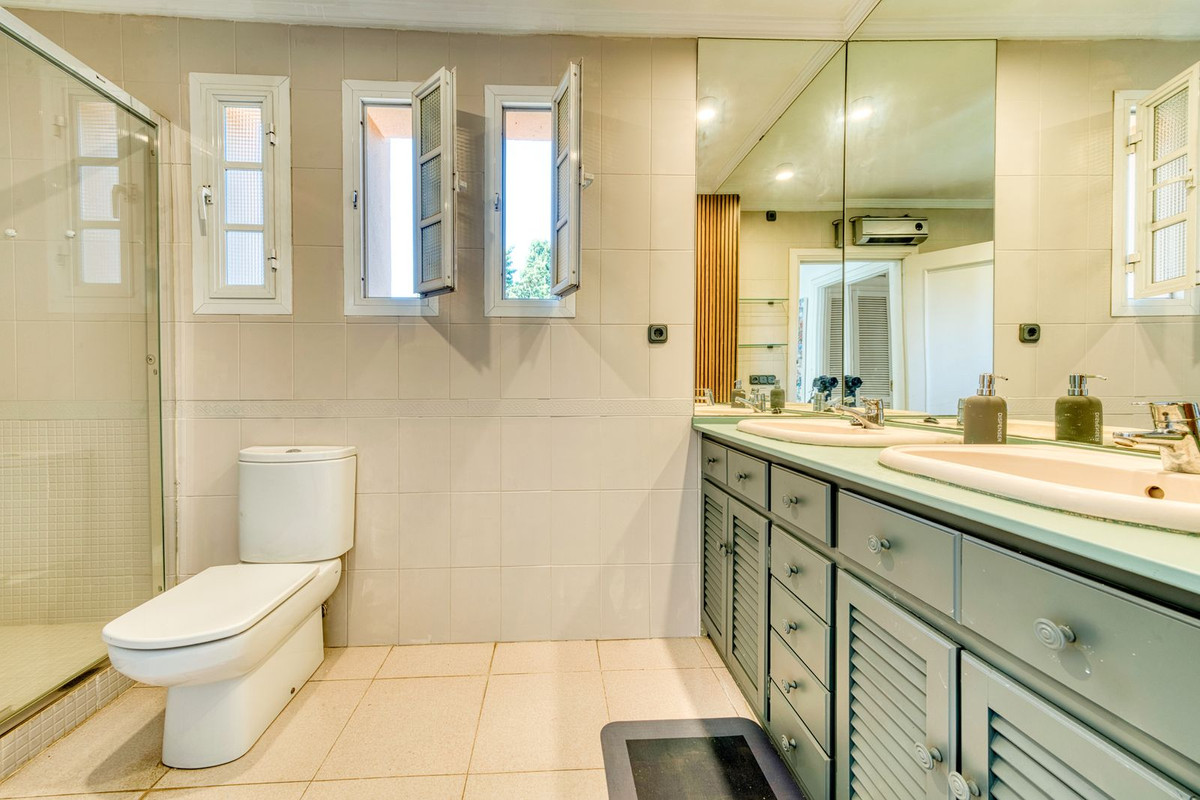 6b6e0be125974fb976c1249782db9f4b - 21