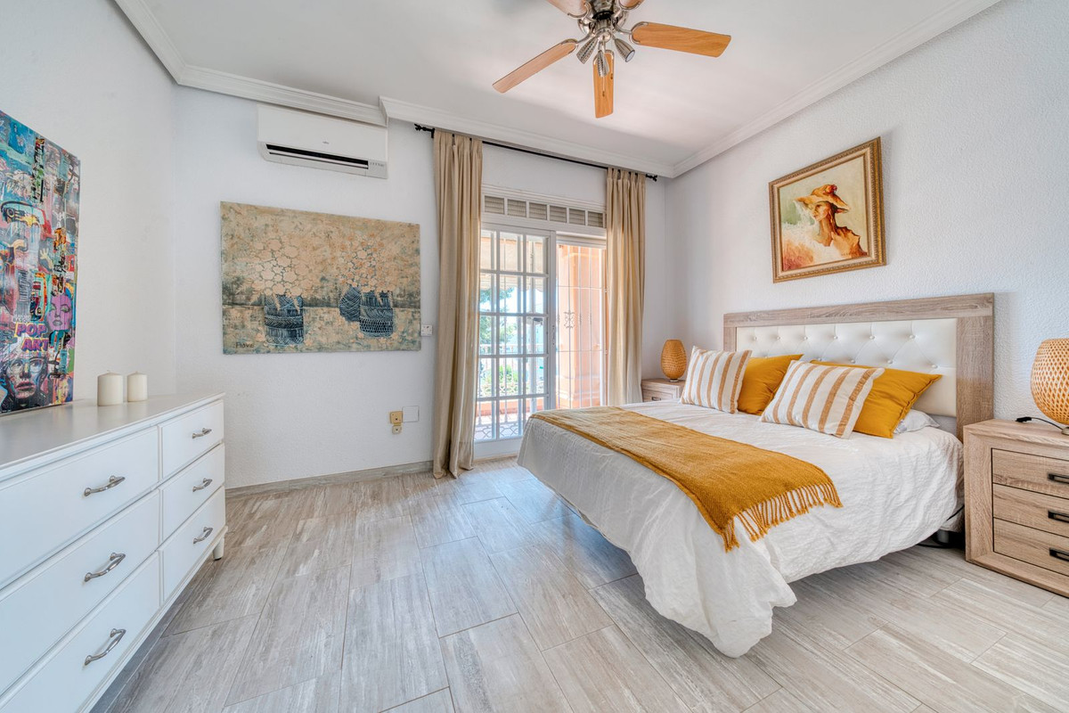 6b6e0be125974fb976c1249782db9f4b - 25