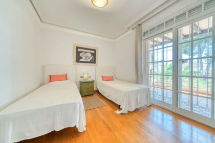 6b6e0be125974fb976c1249782db9f4b - 26