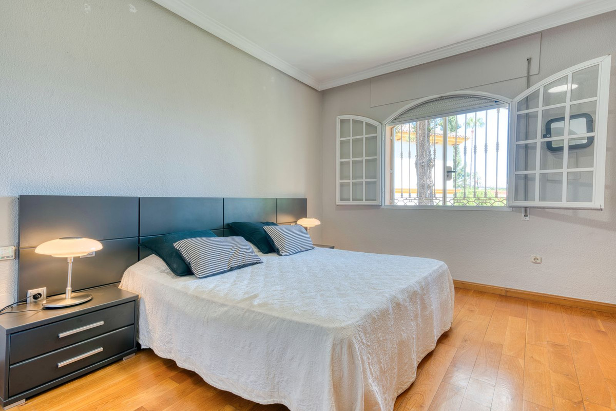 6b6e0be125974fb976c1249782db9f4b - 30