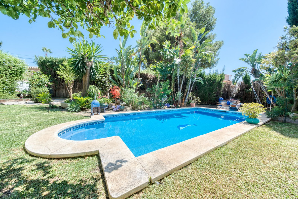 6b6e0be125974fb976c1249782db9f4b - 4