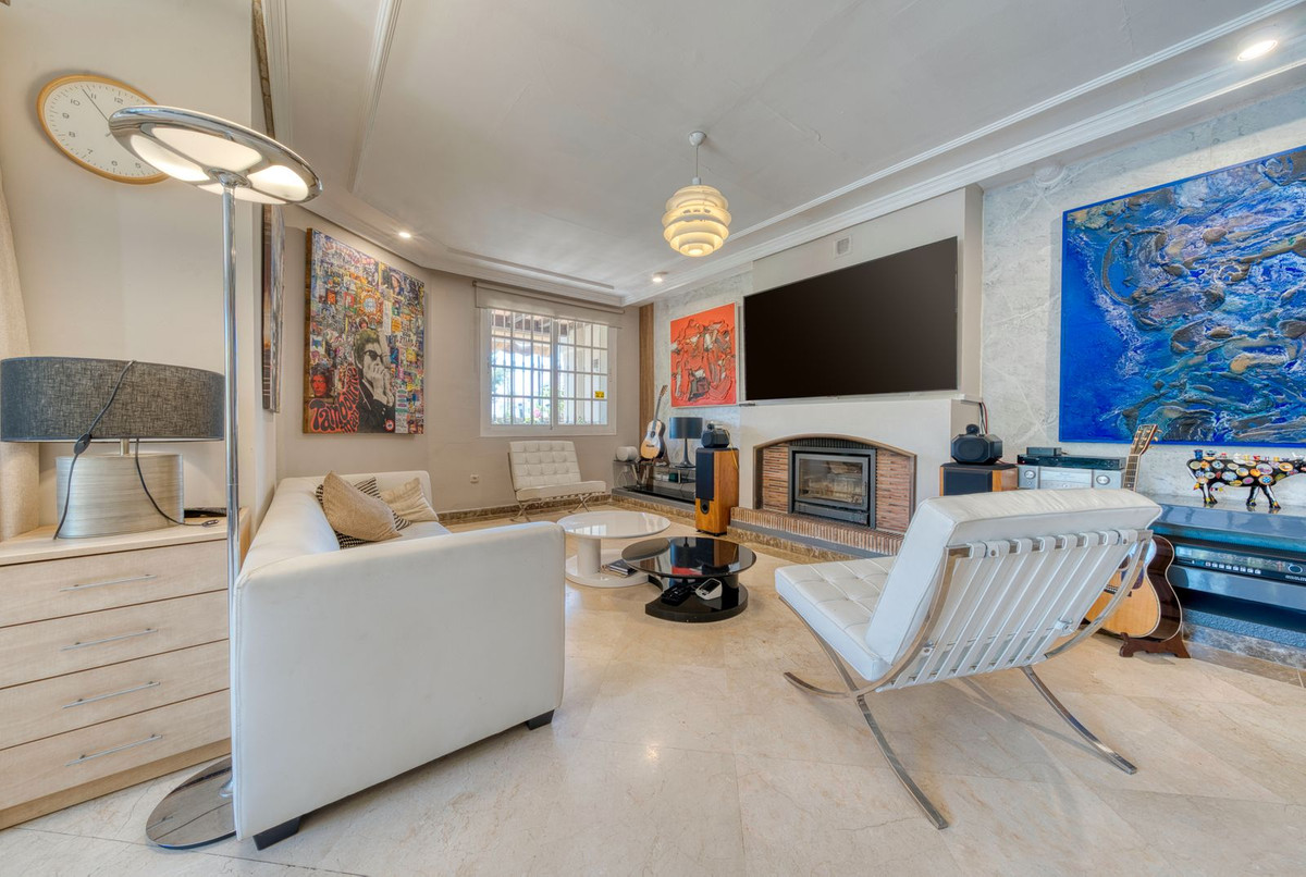 6b6e0be125974fb976c1249782db9f4b - 6