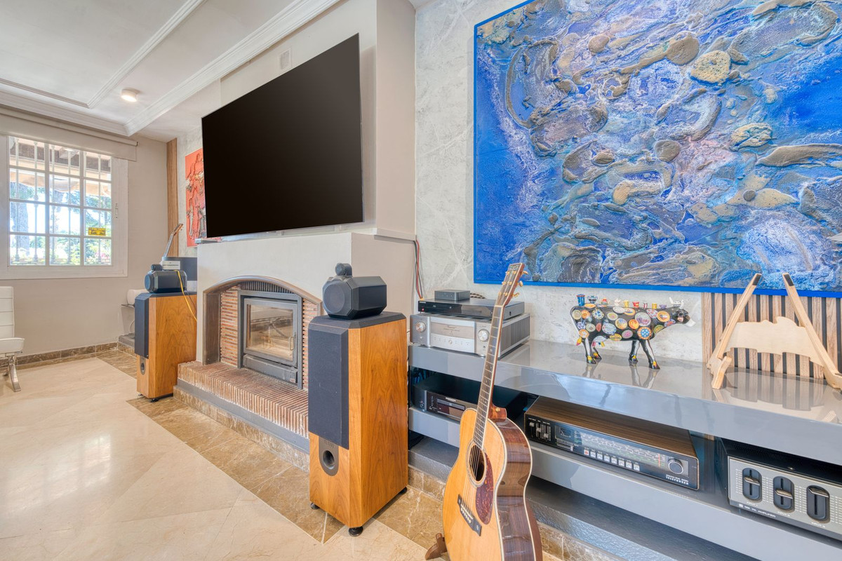 6b6e0be125974fb976c1249782db9f4b - 8