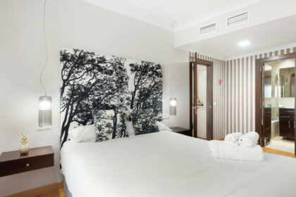 6b73287e4377ae8bd5bf26d6660f05d9 - 10