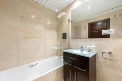 6b73287e4377ae8bd5bf26d6660f05d9 - 15