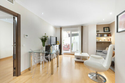 6b73287e4377ae8bd5bf26d6660f05d9 - 8