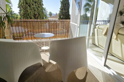 6b9bf44814a8a147c30a4a3971703c64 - 19