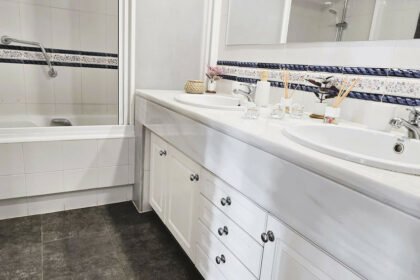 6b9bf44814a8a147c30a4a3971703c64 - 3