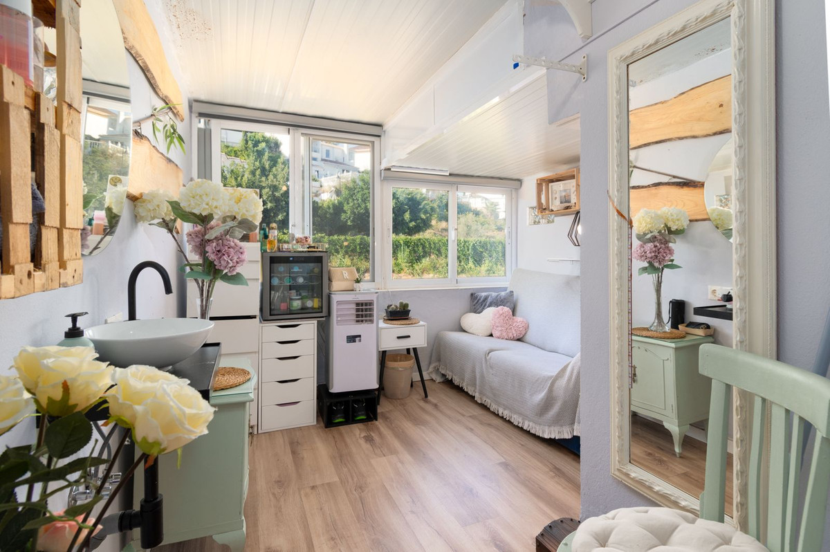 6bed75852b3f150191cfe67109fbf88a - 25