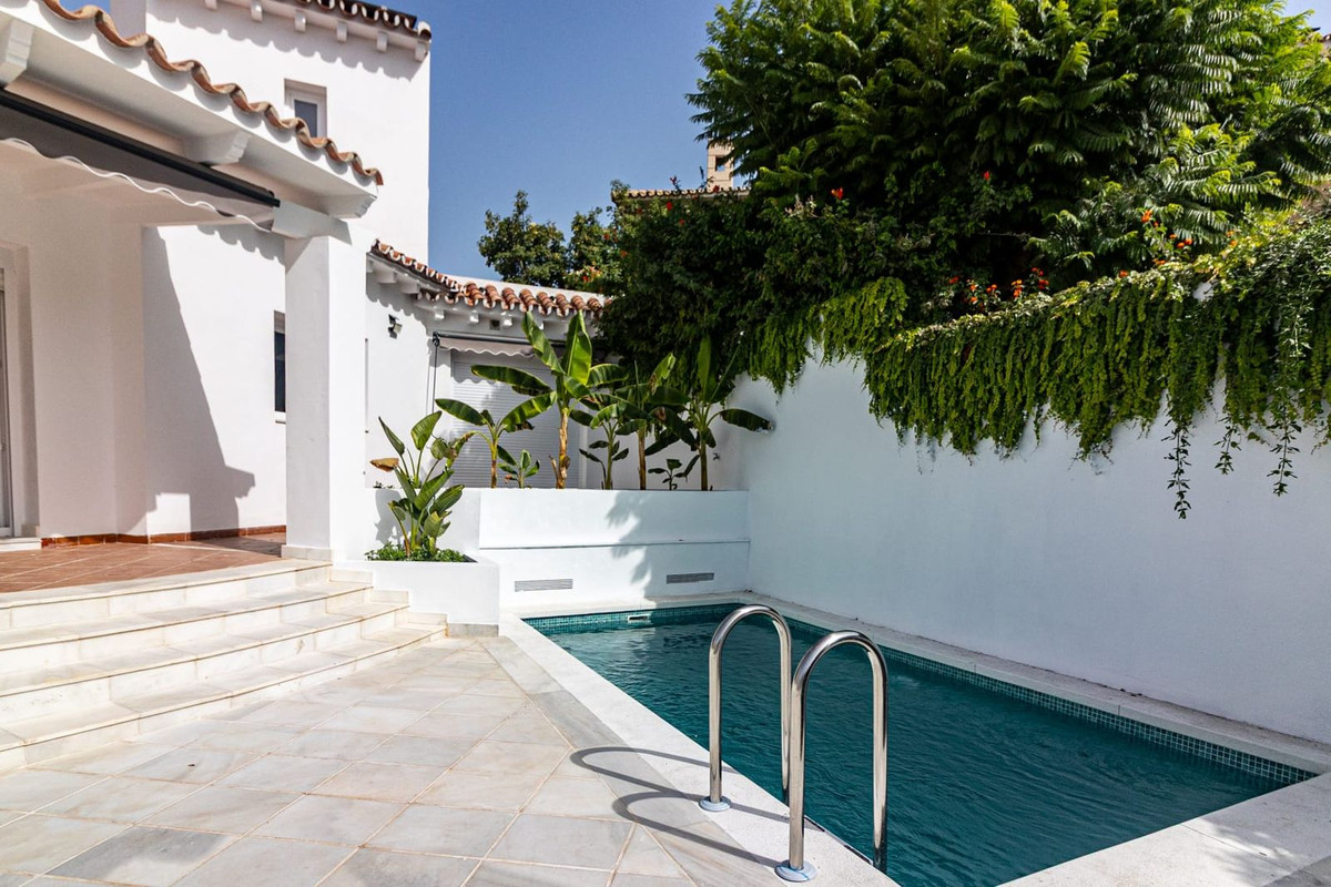 6ce1a12eb9887ed1a99ef570ad75d47f - 22