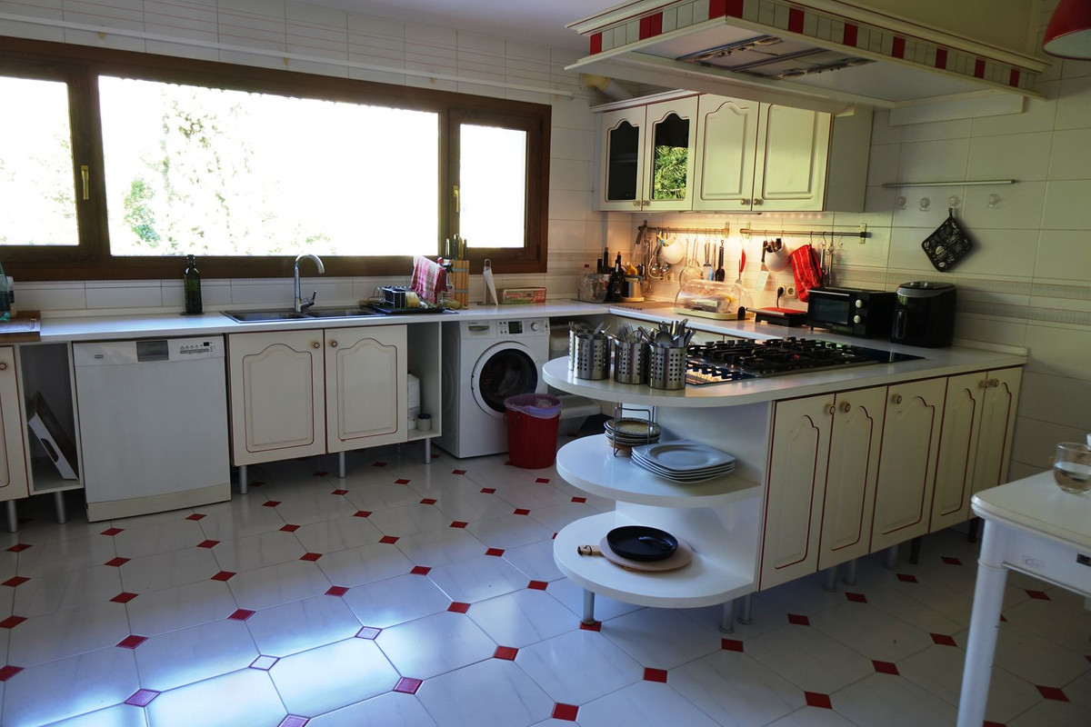 6d594dc8bba293acce9877f087318d87 - 14