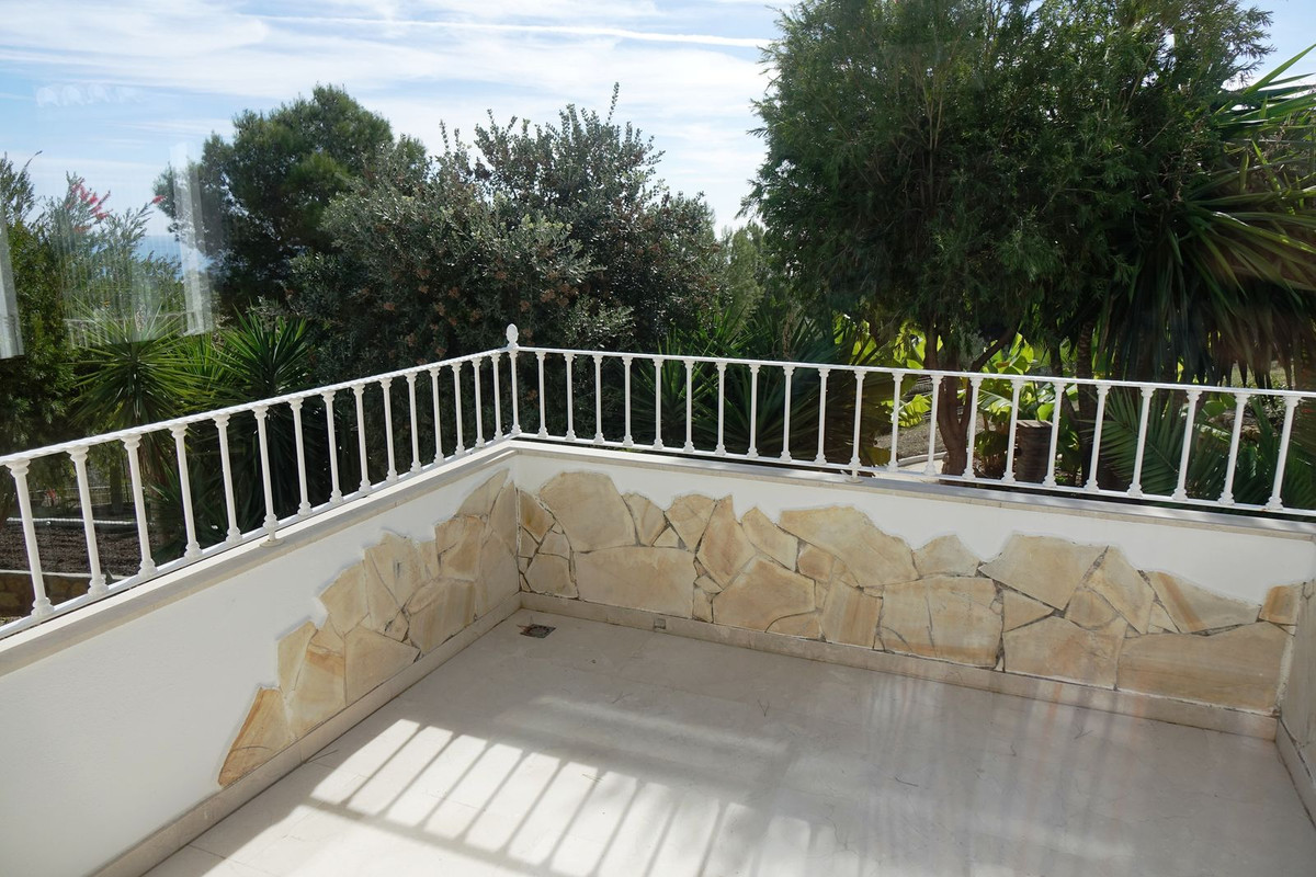 6d594dc8bba293acce9877f087318d87 - 18