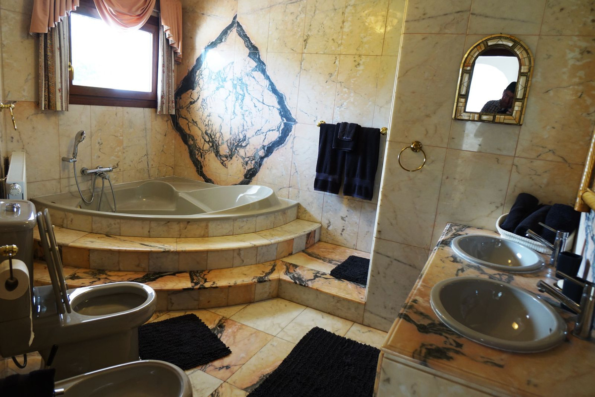 6d594dc8bba293acce9877f087318d87 - 20