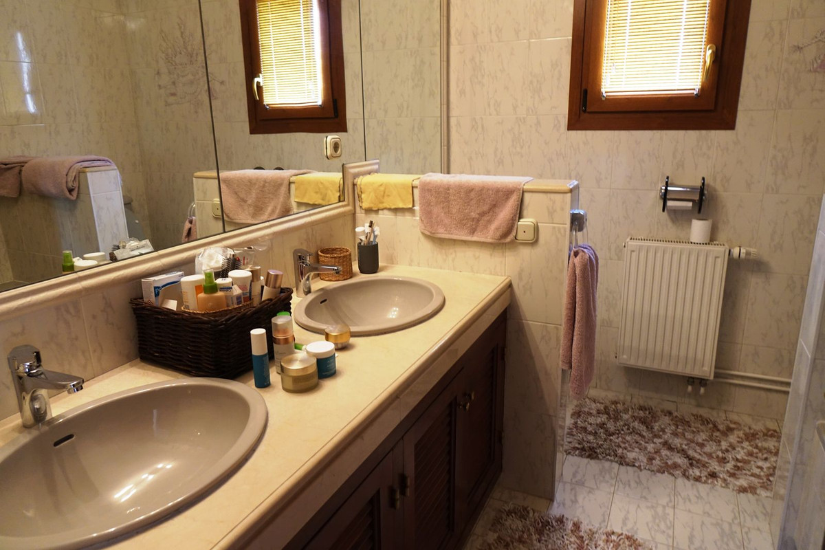 6d594dc8bba293acce9877f087318d87 - 22