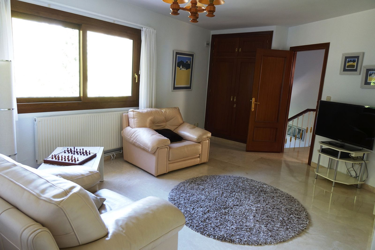 6d594dc8bba293acce9877f087318d87 - 24