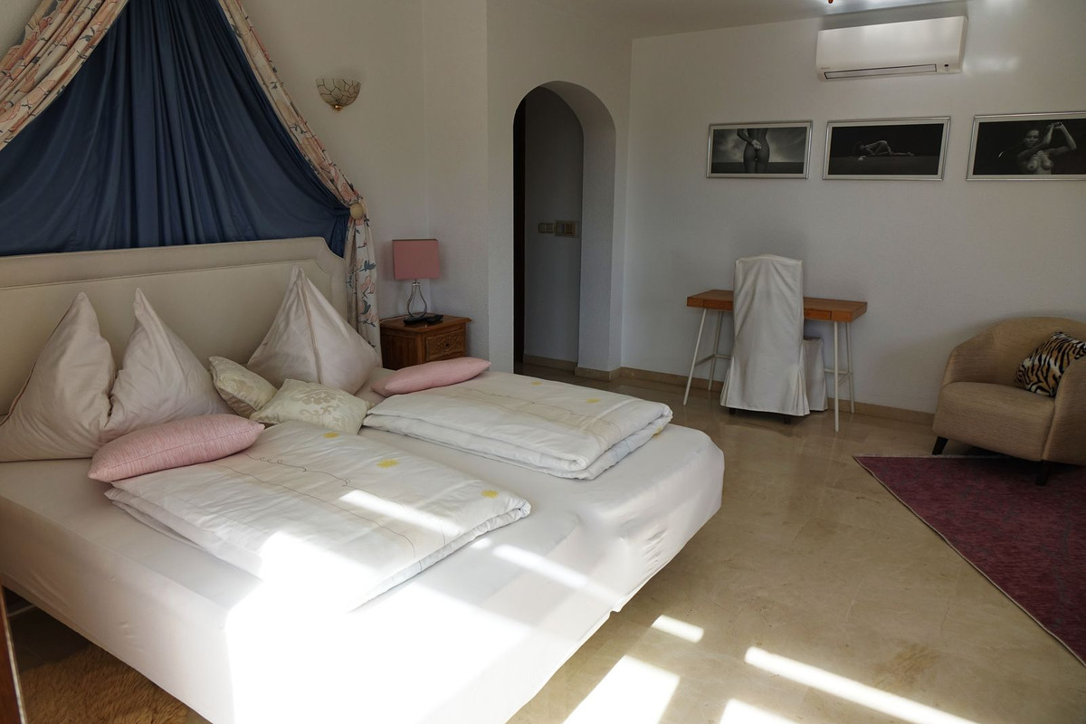 6d594dc8bba293acce9877f087318d87 - 25