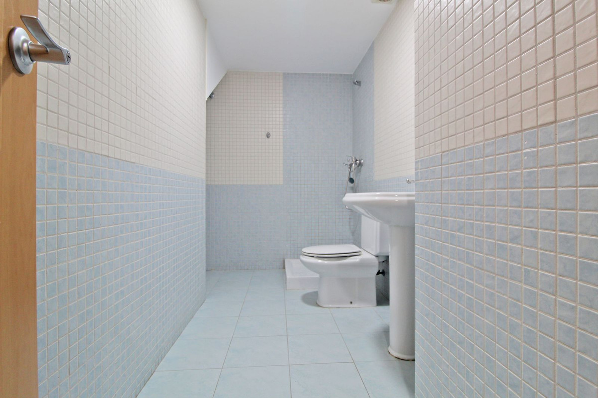 6df8cde3df7c4e29084c4072aae3d624 - 14