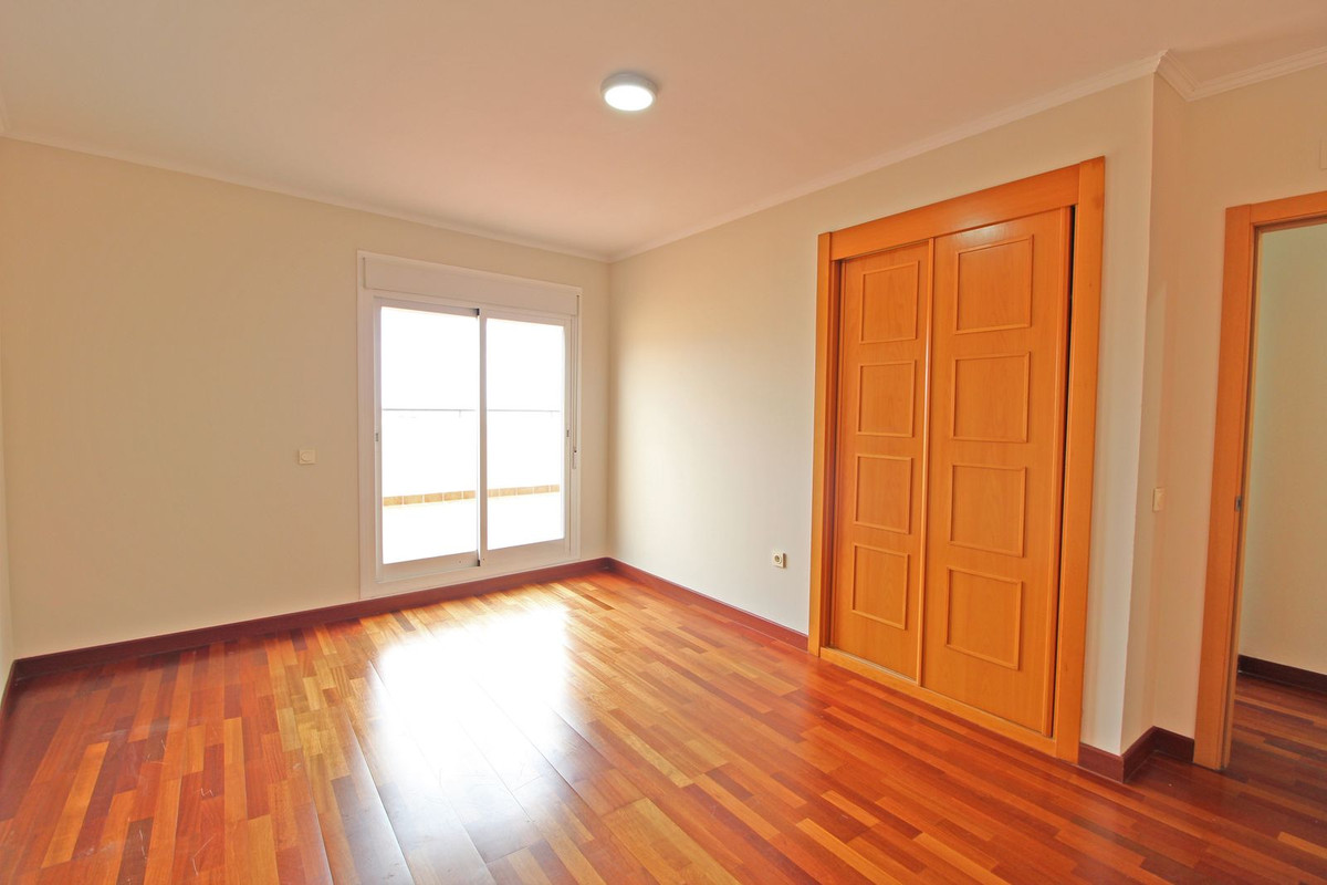 6df8cde3df7c4e29084c4072aae3d624 - 17