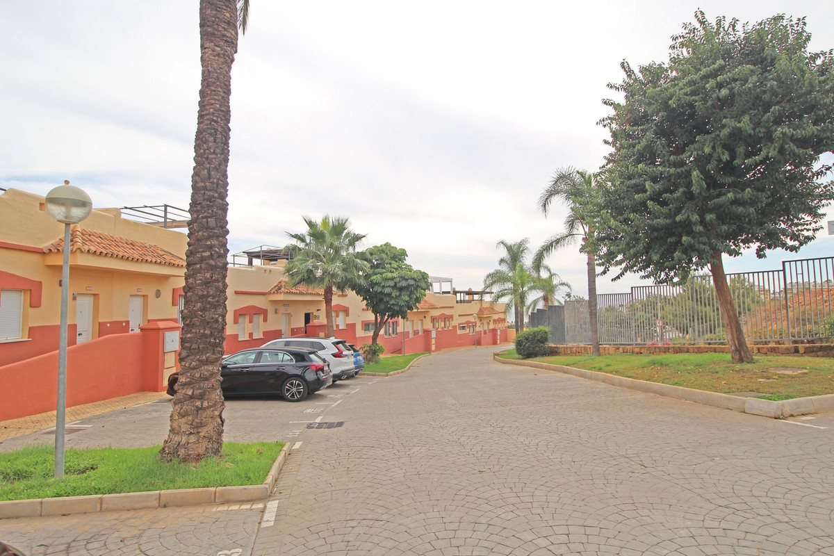 6df8cde3df7c4e29084c4072aae3d624 - 22