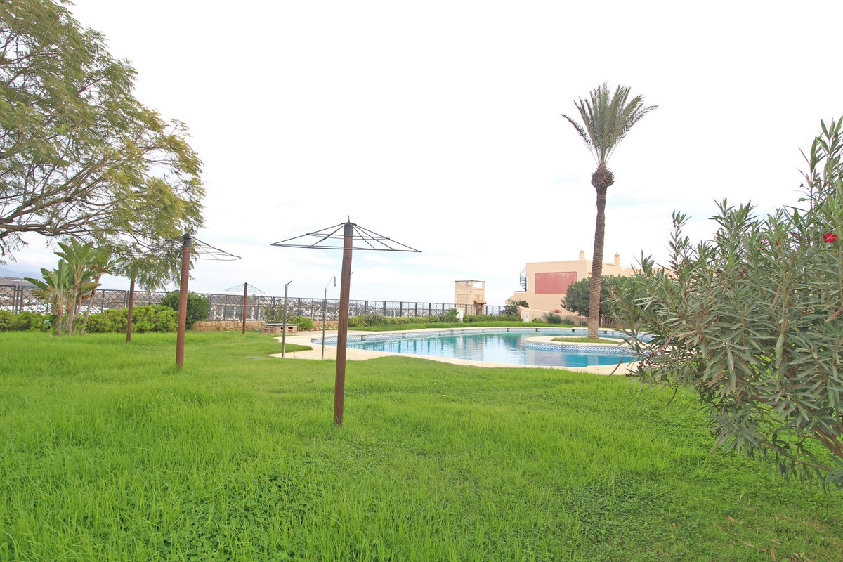 6df8cde3df7c4e29084c4072aae3d624 - 24