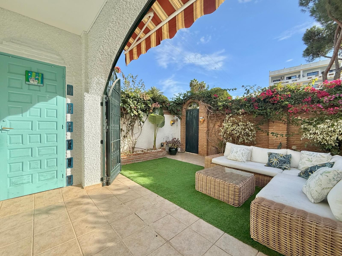 6f639d9f76000b91e4d1ecb437d18f3e - 2