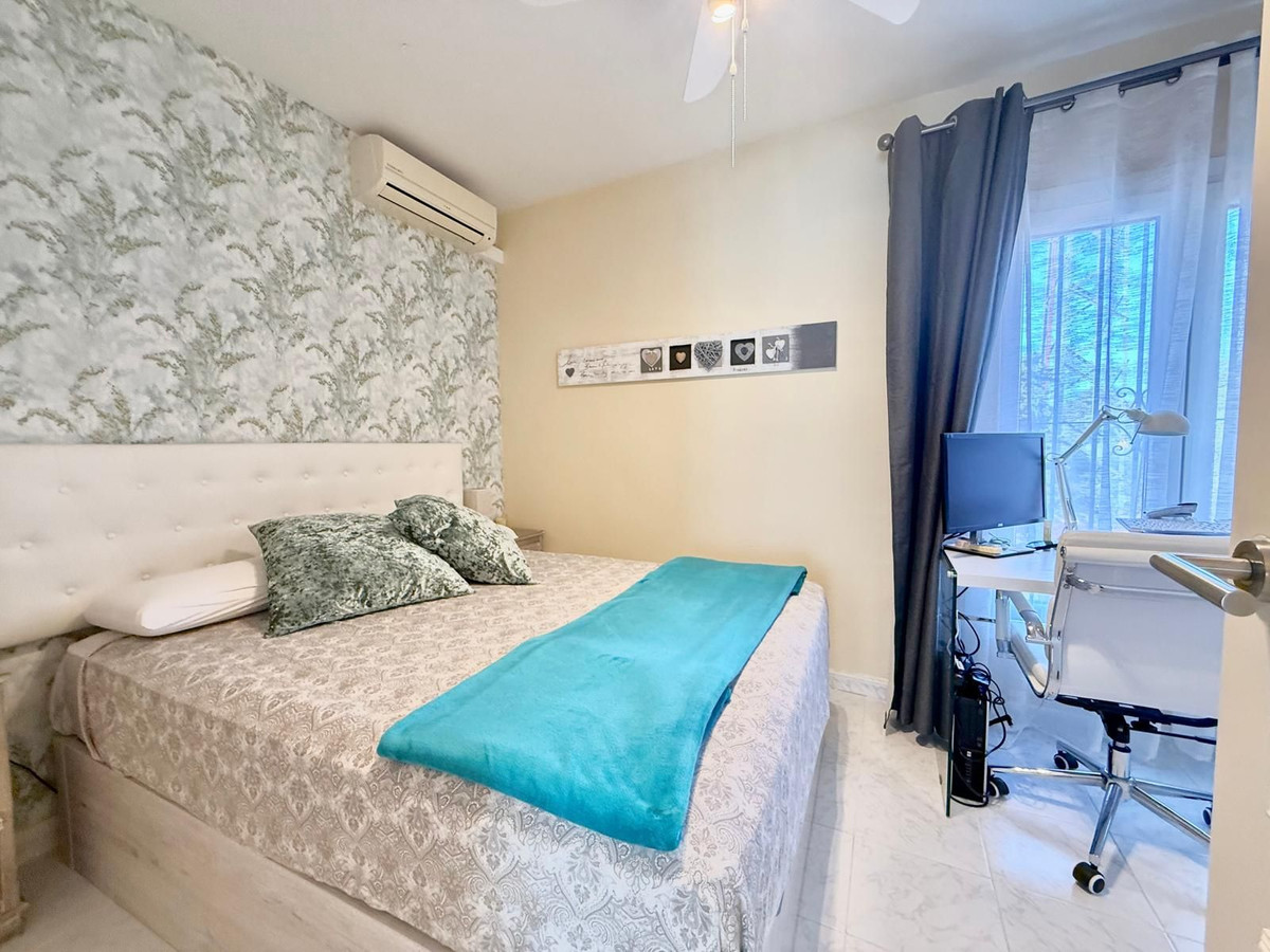 6f639d9f76000b91e4d1ecb437d18f3e - 32