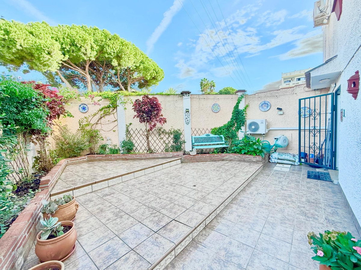 6f639d9f76000b91e4d1ecb437d18f3e - 36