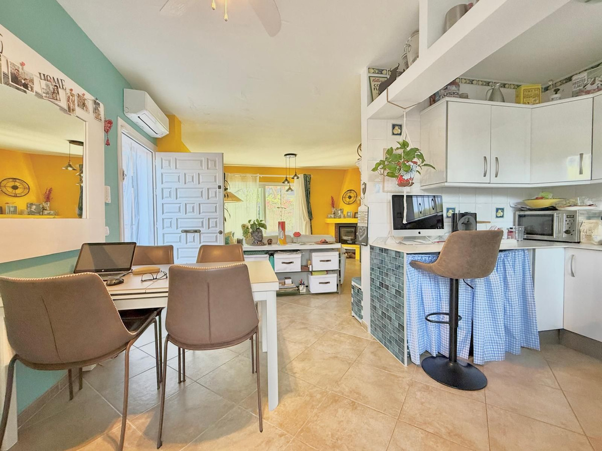 6f639d9f76000b91e4d1ecb437d18f3e - 9