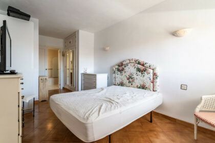 6feb7dbecb05516c18aff64773034d6b - 12