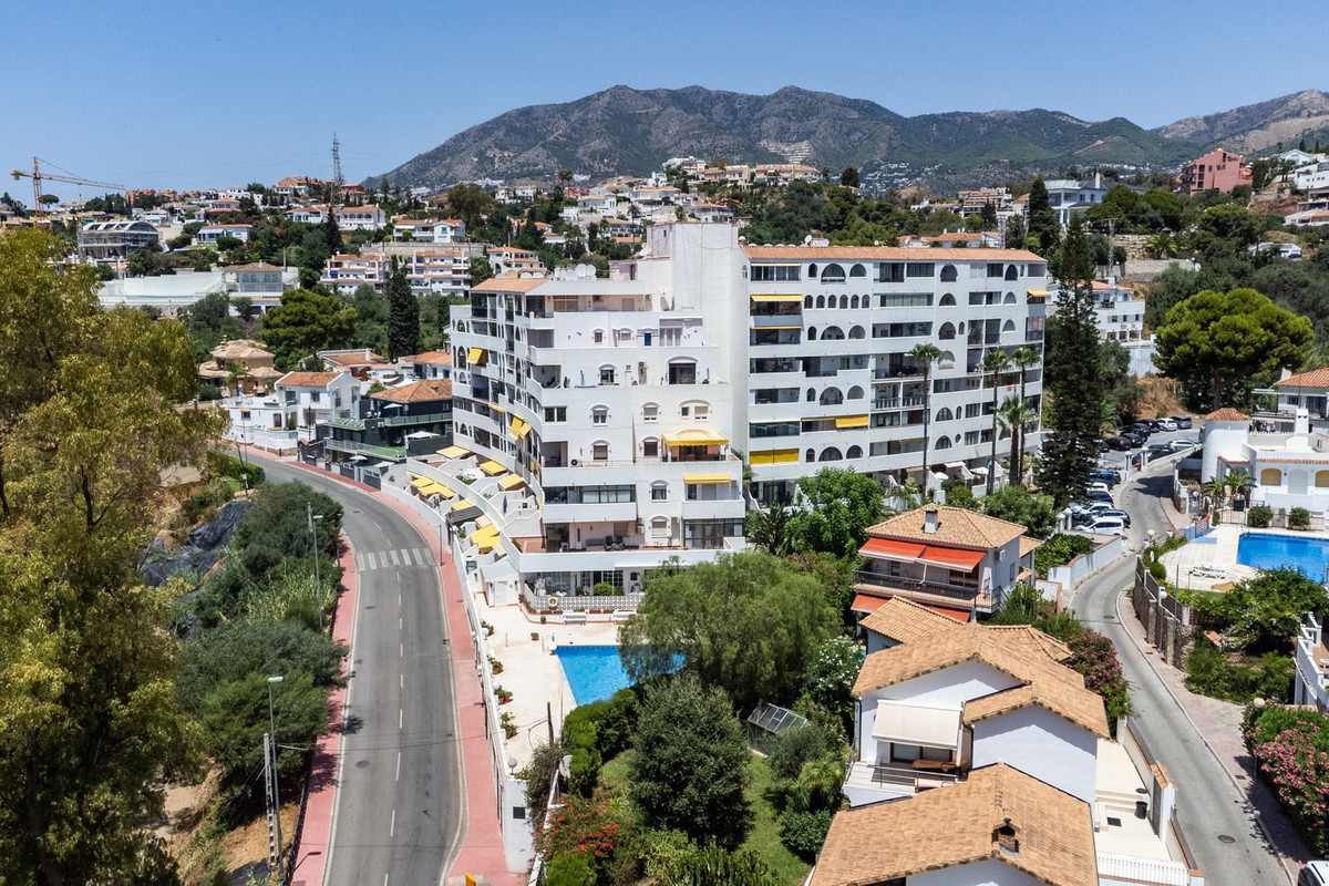 6feb7dbecb05516c18aff64773034d6b - 25