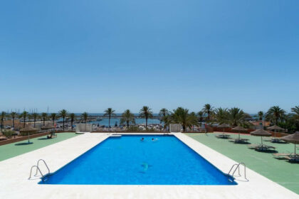 705aa79ed34ee64ce983d2d587952eb0 - 18