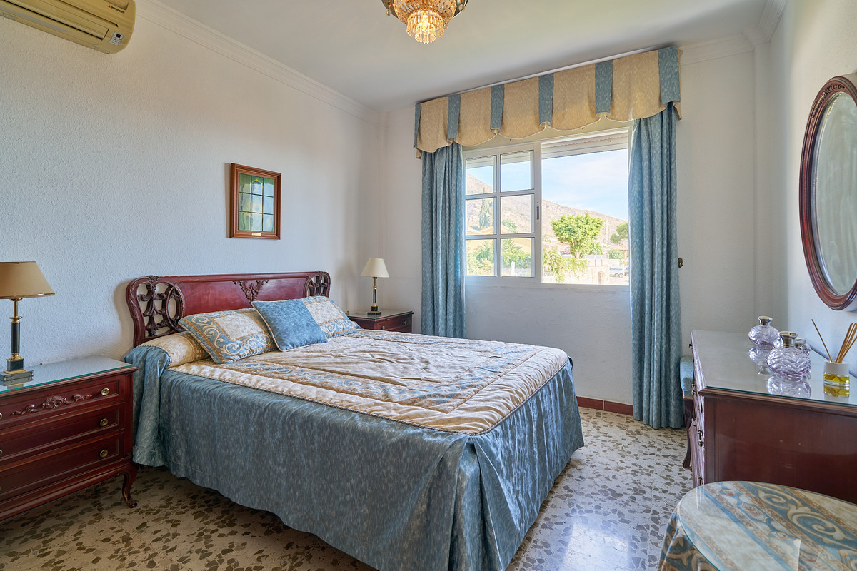 708f7c49ae936b0fb6448807b7612868 - 24