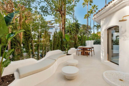 70b03ab1c9fe66ca8523e40ca9311d35 - 1