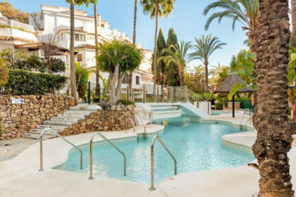 70b03ab1c9fe66ca8523e40ca9311d35 - 13