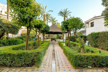 70b03ab1c9fe66ca8523e40ca9311d35 - 19