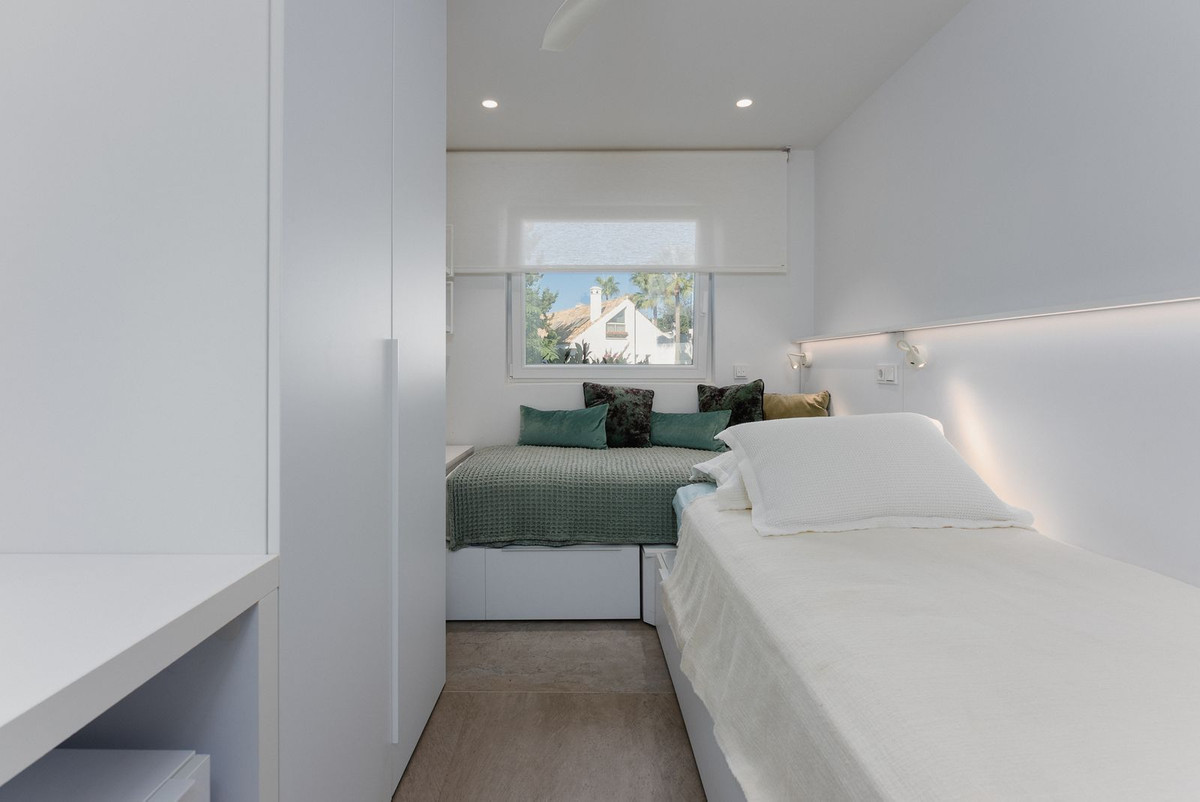 71a34c495f3ca603eeaf95a743576fab - 25