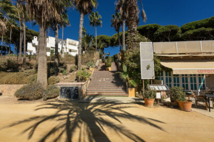 71a34c495f3ca603eeaf95a743576fab - 37