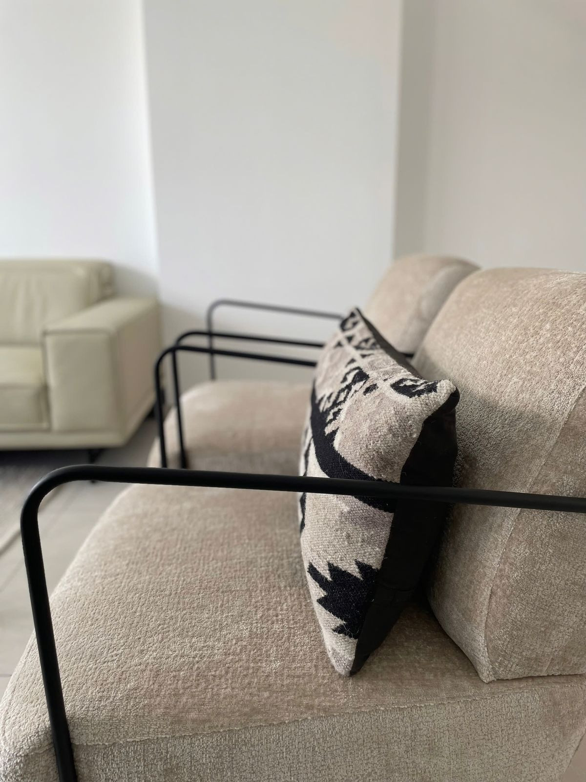 71b9c1de4c29c7c2ddebe7d5dbc4b6a7 - 9