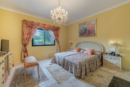 7239219e29d1cf13a4ba66f08ccde647 - 12