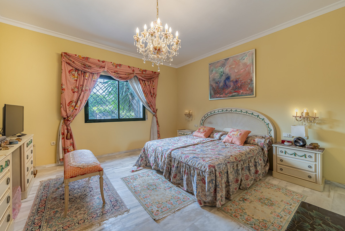 7239219e29d1cf13a4ba66f08ccde647 - 12