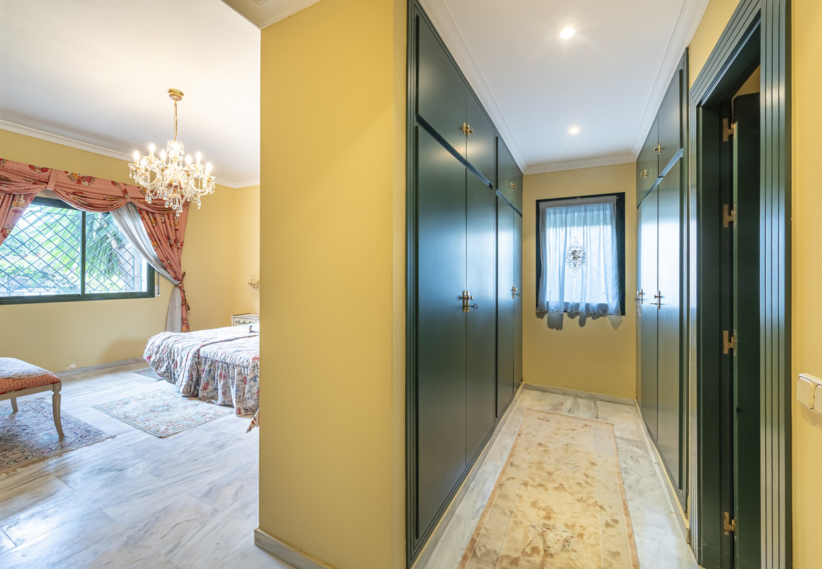 7239219e29d1cf13a4ba66f08ccde647 - 13