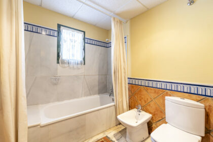 7239219e29d1cf13a4ba66f08ccde647 - 16