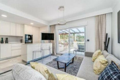 734044e4dd99b2c07acbd629203cd83c - 4