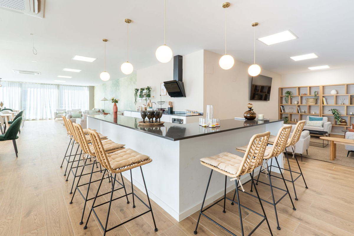 73bf90b580a50c2fc189f3b7d1440c83 - 23