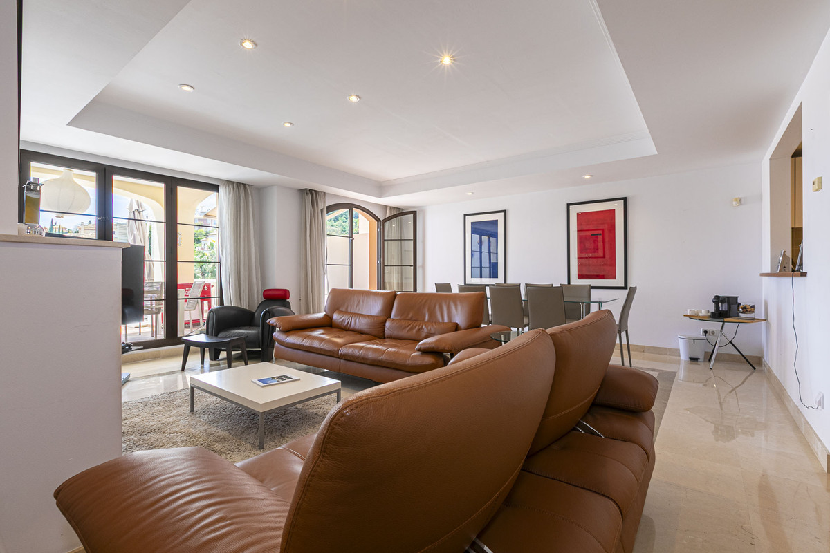 74377c94d9ec2b12616c8f2503eb7de0 - 2