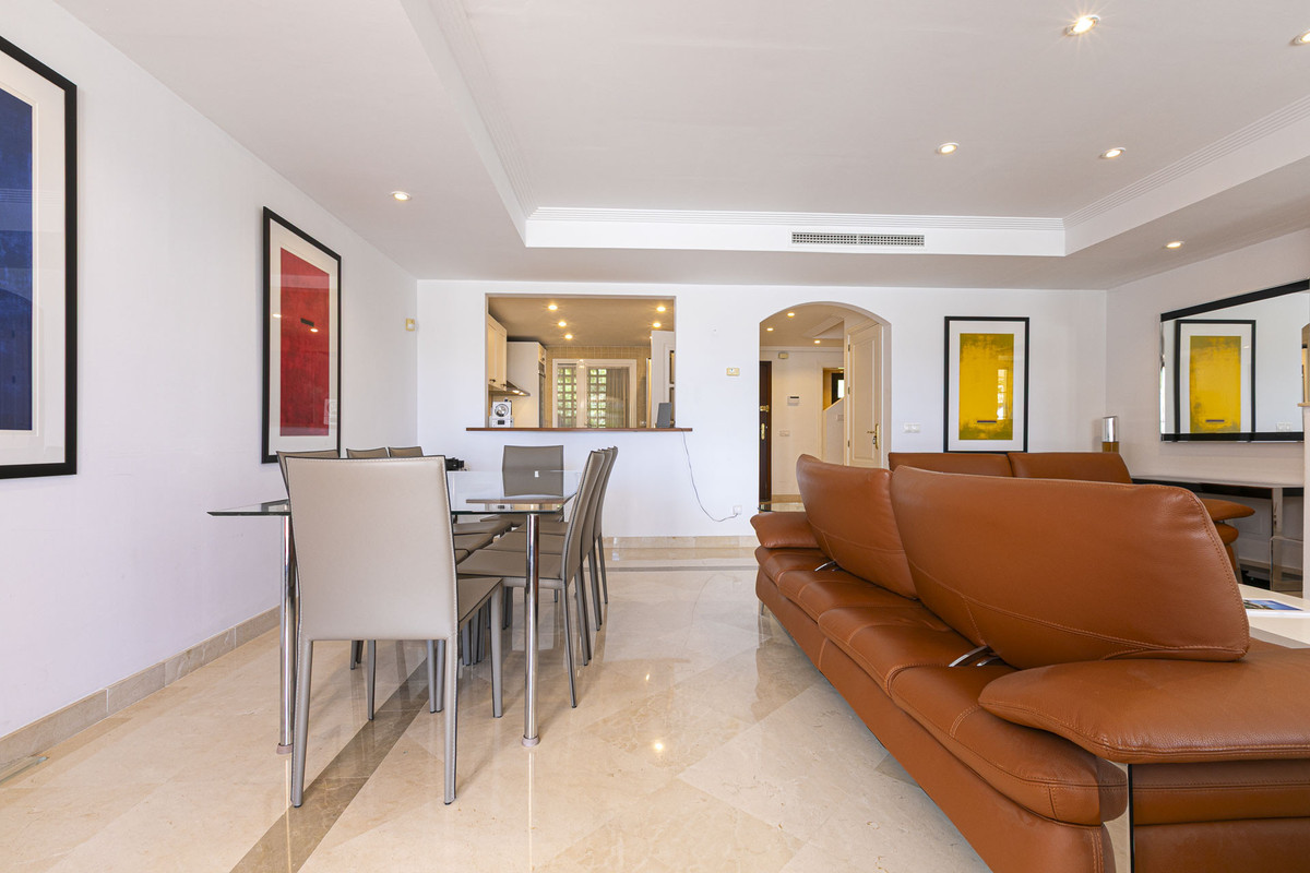 74377c94d9ec2b12616c8f2503eb7de0 - 26